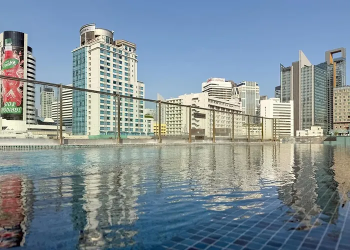 Апартаменты Ruamrudee Modern - Ultra Fast Wifi - Bts Ploenchit *